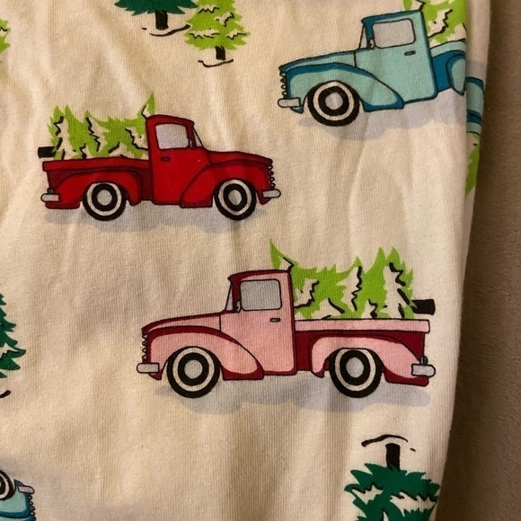3 for $15 💜 𝅺juniors size XS Red Truck Christmas Leggings - Picture 2 of 3